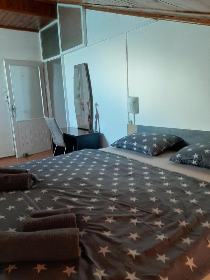 Sea View Apartment In The Center Of Pula Luaran gambar
